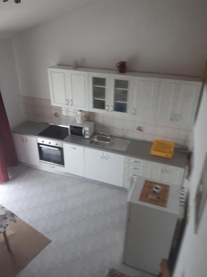 Apartments Makaus Kampor Eksteriør bilde